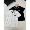 Kadın T-Shirt Tasarımcısı Mi24 Erken Bahar Yeni Kız Tarzı Yaka Pullu Üç Boyutlu Mektup Dekorasyonu Basit ve çok yönlü kısa kollu tişört üst DL1C