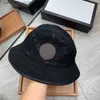 Wide Brim Hats Bucket Hats NEW 2023 Desingers bucket hats Luxurys Wide Brim Hats solid colour letter sunhats fashion trend travel buckethats temperament Q240312