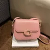 Sac de créateur européen et américain chaud Usine en ligne de gros au détail Nouveau Macaron français Sac sous les bras à la mode Sac polyvalent petit carré avancé