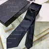 Nouvelle femme Designer Cravate Booties Mens Designers Cravate Jacquard Party Mariage Robe d'affaires Cravate en soie Designer de luxe Cravates pour hommes Tissé Bow Noir 5 Couleur