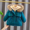 Пуховое пальто для девочек, осенне-зимняя верхняя одежда с капюшоном, утепленная плюшевая парка из хлопка для девочек, парки, детская одежда Q715