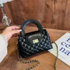 Shoppen Sie Handtasche Promotion Frische elegante und modische Handtasche für Frauen 2024 Neue koreanische vielseitige Schultertasche mit kleiner duftender Windkette Umhängetasche