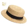 Verano Mujer Natural Stiff Trigo Paja Boater Fedora Top Flat Hat Mujeres Beach Brim Cap con rojo Navy Stripe Ribbon RH 240309