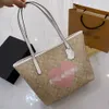 un bolso elegante de uno de los mejores diseñadores estadounidenses Olay New Classic Love Bolso de compras impreso con asa de succión