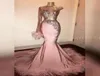 2019 African Arabska różowa syrenka Sukienki Promowe jedno ramię w Koronkowym Kequinowym Kuche pociągiem Plus Size Ostrich Formalne 3919699