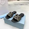 Pantofole Tessuto ricamato Slide Luxurys Designer infradito scarpa triangolo Slider Uomo Summe nero Sandale Prad scarpe con tacco falt moda Sandalo poolH240312