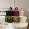 HBP Solid Color Design Fashion Women Big Handbag 2024 Winter Simple Underarm Påsar Shopping Shopping Shopping Bols Bolsas