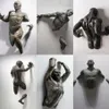 Objets décoratifs Figurines 3D à travers le mur Figure Sculpture Résine Galvanoplastie Imitation Cuivre Abstrait Salon Decoratio2834