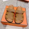 2024 Designer Sandalen Plattform Folien Frauen Sandale Männer Slipper Schuhe Boden Pelz Flip Flops Sommer Lässige Strand Sandale Echtes Leder Top Qualität mit Box 10A