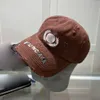 ファッショナブルな野球帽の手紙刺繍ソリッドカラーデザイナーハットブリムアイアンリングバックルパーソナライズされたカスケットミニマリストトラック運転手の帽子