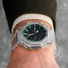 Orologio sportivo da uomo al quarzo digitale verde chiaro 2100 Ora mondiale Funzione completa LED impermeabile con sollevamento automatico della mano Serie in rovere chiaro