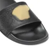 Suitureys Designer Slippers New Fashion Classics Palazzo Sandal Casual Shoe Mens Mens Sandale Sliders Metal Logo Slipper Summer Platform Flat Slide بالجملة