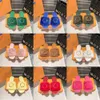 Dames bontpantoffels Sandalen LOCK IT FLAT MULE wol slides goud Cirkels Outdoor Slipper harig pluizig Designer Luxe Mode Dames winter warm Platte Slippers