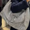 Populaire sur Internet, à la mode diamant étincelant argent boucle de verrouillage conception concave, sac à main à bandoulière carrée tendance 240315