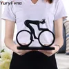 YURYFVNA BICYCLE STATUE DHAMPION CYCLIST SCULPTURE Figur HESIN Modern Abstrakt Art Athlete Bicycler Figurine Home Decor Q0525234H