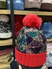 Wintermütze für Damen, gestrickt, für Mädchen, bunte Pailletten, Mützen, Bommelball, warme Hüte, weibliche Skullies, Damen-Motorhaube 240227