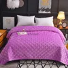 Comforters sätter fast färg mjuk sammet quiltad säng täckning filt kort plysch soffa handduk kung queen size anti-halk sängark 230x230 cm sängäcke yq240313