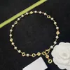 2024 Collane di design e braccialetti collane di fiori di perle per con perline Donne indossano gioielli di gioielli