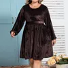 Robes décontractées Femmes Lâche Plus Taille Robe à col rond Couleur unie Automne Manches longues Noir Élégant Jupe mi-longue