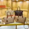 متجر متجر Wholesale Womens Bag 2024 جديدًا عصريًا وفاخرًا متعدد الاستخدامات سعة كبيرة مملوكة لليد أمهات كتف واحد