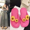 Slippers Sandals Internet Internet Slippers Daisy Slippers for Womens Fashion Teledsile Propoyile Standals Style Fairy Fairy Strice Flated Instagram Shoesh240313