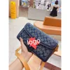 Shop Factory Wholesale 2024 New Classic Fashion Wine Bag Small Square Diagonal Cross Single Shoulder Handheld Underarm Womens