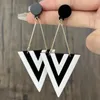 Boucles d'oreilles pendantes Triangle noir et blanc pour femmes, boucles d'oreilles géométriques exagérées en acrylique, Viintage longues pour vente directe