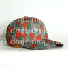 Hattar Designer Hat Fashion Duck Tongue Hats Classic broderad baseballmössa för män och kvinnor Retro Sunshade Simple High Quality W-12