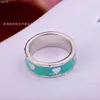 Designer Tiffay & Co. Tropfender Kleber, herzförmiger geschlossener Ring, grüne Emaille, Liebespaar, Silber