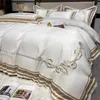 Summer Ice Silk 4pcs Set Light Luxury Highgrade Bed Sheet Däcke Cover Tencel Cool Feeling Bedding Brodery Home Textile 240306