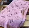 2023 Lucky Luxury V Designer Sciarpa Pashmina Crea un inverno caldo per i designer Moda classica Borsa in cashmere da uomo e da donna Scialle di lana con cappuccio