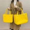 امرأة أزياء BOGG BAG بلاستيك سلة مقاومة للماء أكياس شاطئية نسائية حقائب اليد Crossbody أكياس مصممة القابض حقيبة تسوق تخزين كبيرة سريعة الشحن