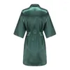 Women's Sleepwear Green Wedding Party Team Bride Robe With Gold Letters Mother Maid Of Honor Kimono Satin Pajamas Bridesmaid Bathrobe