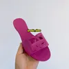 Zapatillas de diseñador recortadas para mujer, moda para mujer, lujo, lujo, diapositivas, deslizadores, pisos, sandalias de goma, elegantes sandalias grabadas, sandalias de tendencia claquette luxe