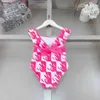 Luxury Kids One-Pieces Swimsuit Designer Girls Badkläder Storlek 80-150 cm Logotyp Tryck Barnstrand Bikinis Barn Swimears 24mar