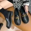 Sıradan ayakkabılar kadın yuvarlak ayak parmağı kadın spor ayakkabılar sığ ağız daire loafers ile kürk sonbahar slip-on elbise kış sonbahar kayma