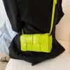 Sklepy rabatowe gorąca sprzedaż trend tkana poduszka mała kwadratowa torba damska pu skórzana talia modna crossbody na ramię