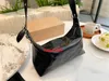 Moda kadın omuz tasarımcı çantaları lüks crossbody çanta çok yönlü bayan debriyaj cüzdanlar yumuşak deri çanta lüksler tasarımcılar kadın cüzdan cüzdan yaş azatma stil