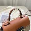 Bolso de diseñador Fábrica en línea Venta al por mayor Venta al por menor Bolso de moda Nueva moda Vintage Solo hombro Crossbody Sensación de gama alta Nicho Marca Transmisión en vivo para mujer