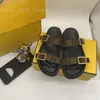 Designer Slippers Sandalen Designer Merk Mode Lederen Borduren Gesp Casual Schoenen Strand Schoenen Maker Vrouwen Mannen Zomer Dikke Zolen Zwarte Kamer Schoenen