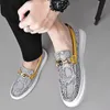 Designer di lusso da uomo in pelle scamosciata ricamati fondo spesso appartamenti casual con plateau scarpe da ginnastica da skateboard Zapatos Hombre