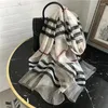 Lenços atacado de seda genuína feita de alta qualidade e lã misturada com xadrez para mulheres no outono inverno k