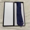 Krawatten 2023 Designer-Krawatten Herren-Krawatten Mode Herren-Krawatten Briefdruck Handgemacht Business Freizeit Krawatte % Seide Luxus-Top mit Originalverpackung 69856 L240313