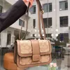 Tani hurtowa 50% zniżki na nowe designerskie torebki Wersja Women Bag Trend i modne ramię w stylu zagranicznym