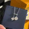 Sier V Brand Collier Sailormoon Designer Bijoux pour les femmes Moisanite Chain Choker Diamond Crystal Pendants Colliers 2024