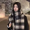 스카프 스카프 여성의 다목적 단색 검은 색과 흰색 격자 무늬 따뜻함을위한 겨울 니트 스카프