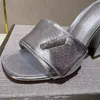 Chunky Heel Sandals 1/5.5/9.5cm Designer klackar mulor glider tofflor kvinnor skor platt komfort tofflan klassisk brev strass toppkvalitet patent läder vit svart svart