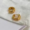 DesignerReings Kadınlar için Tasarımcı 18k Altın Kaplama Metalik Saplama Elmas Dalga Mektubu C Vintage Küpe Toka Kutu ile Parti Takı Hediyesi {Kategori}