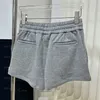 Luxus Frauen Grau Hoodie Shorts Set Langarm Lässige Brief Drucken Elastische Frau Hoodi Shorts Outfits