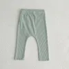 Pantalons 2024 printemps bébé filles Leggings pantalons côtelés coton solide dentelle à volants enfant en bas âge rayé décontracté enfants tenues